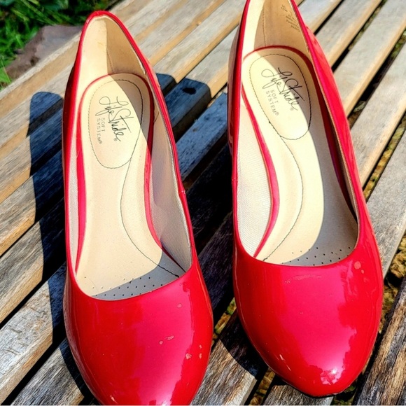 Life Stride Red Patent Heels - Picture 2 of 5
